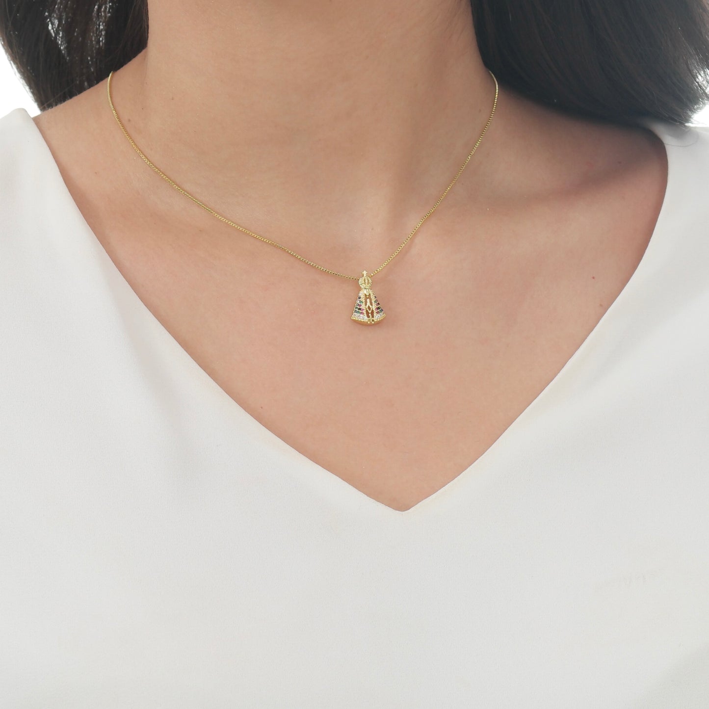 COLAR NOSSA SENHORA PEQUENA COLORIDA OURO 18K