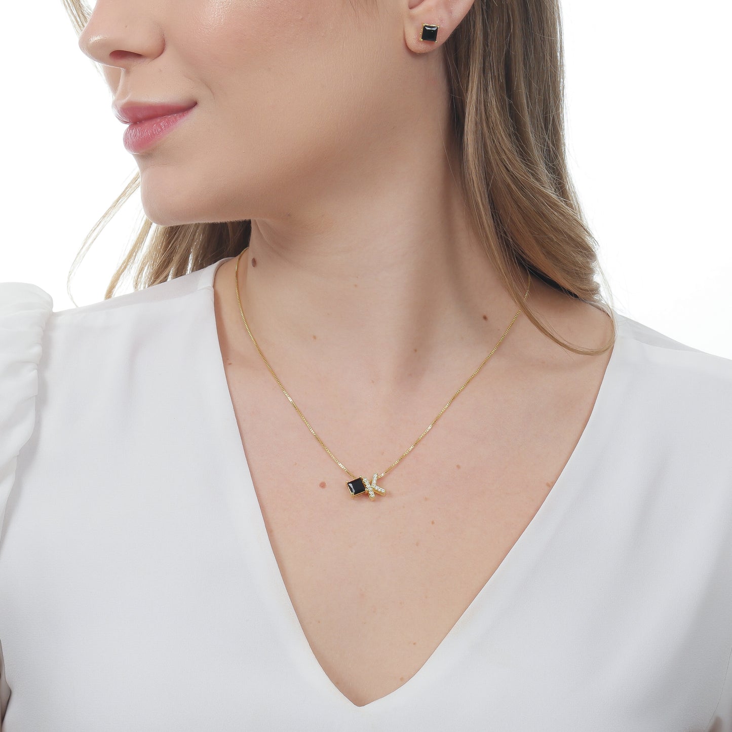 CONJUNTO PINGENTE QUADRADO ÔNIX+ LETRA COM ZIRCÔNIAS OURO 18K