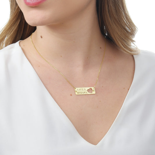 COLAR PLAQUINHA COM NOMES VAZADOS BANHADO OURO 18K